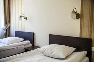Отель Hotel Korona Рыбник Двухместный номер с 1 кроватью или 2 отдельными кроватями-10