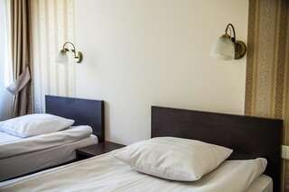 Отель Hotel Korona Рыбник Двухместный номер с 1 кроватью или 2 отдельными кроватями-1